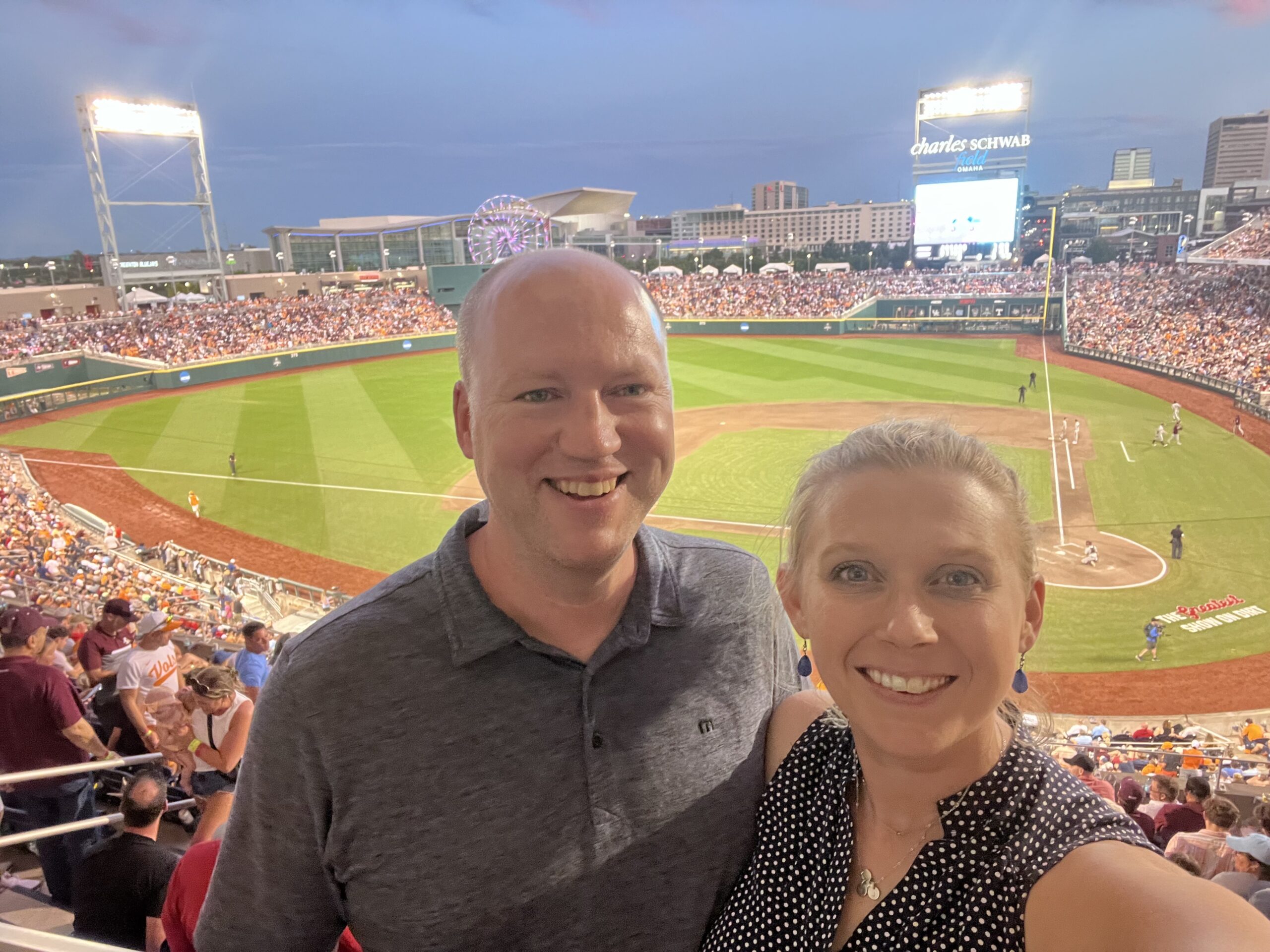 headshot Joel Barjenbruch